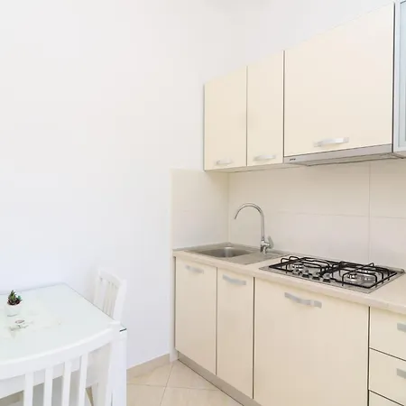 & Bari I Apartman *